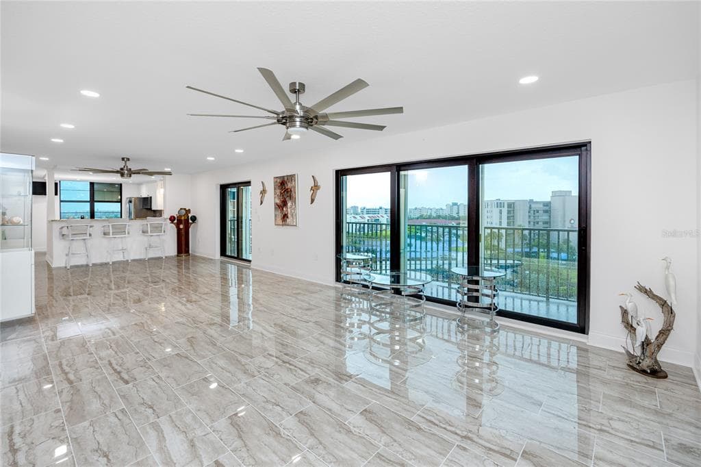 7300 SUN ISLAND DRIVE S 706 photo 13