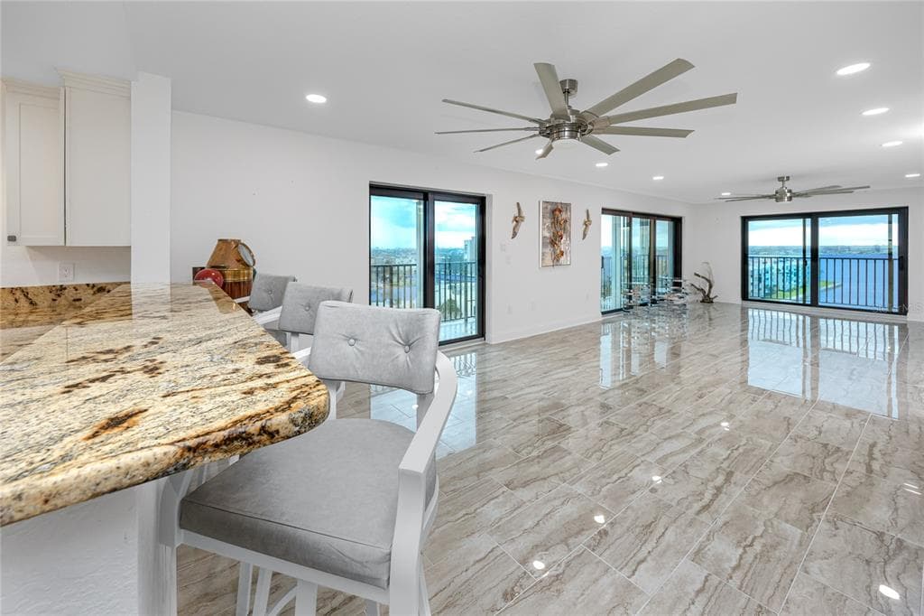 7300 SUN ISLAND DRIVE S 706 photo 12