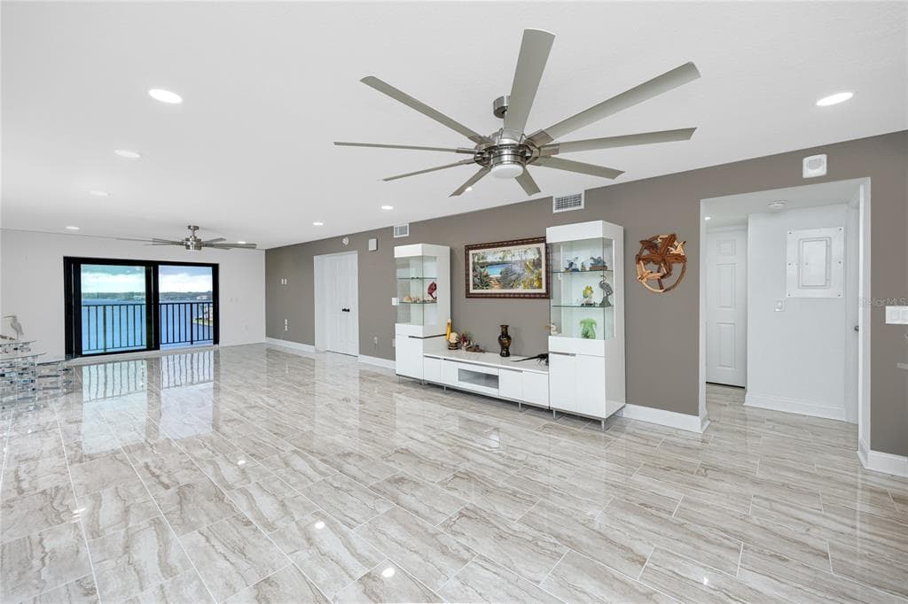 7300 SUN ISLAND DRIVE S 706 photo 15