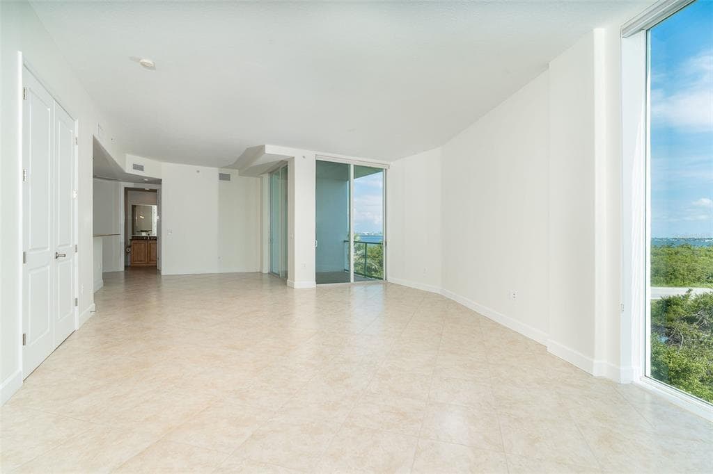 1375 BEACH ROAD 210 photo 23