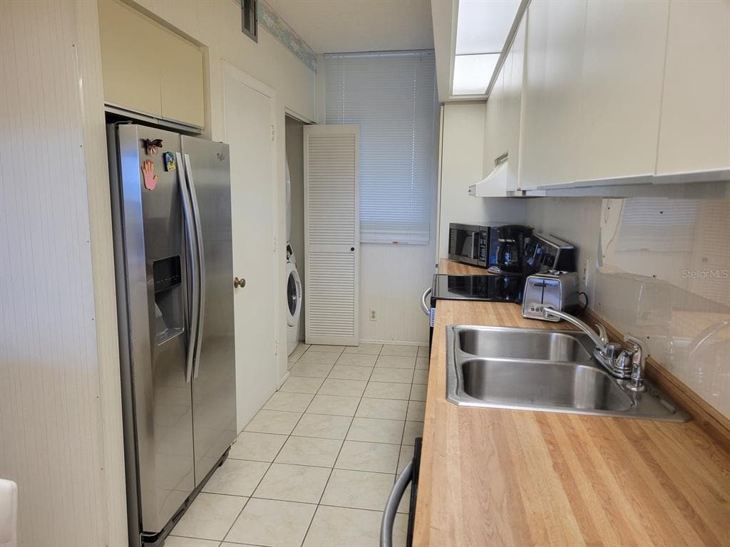 1105 GULF OF MEXICO DRIVE 402 photo 11