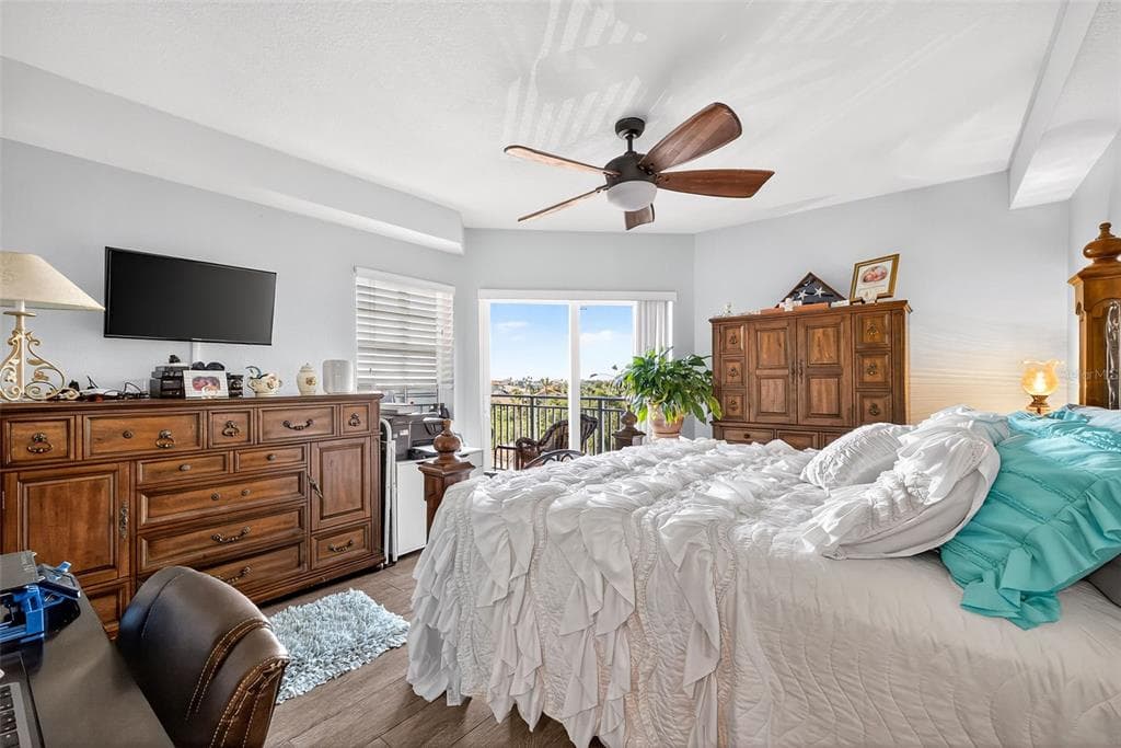 4516 SEAGULL DRIVE 519 photo 19