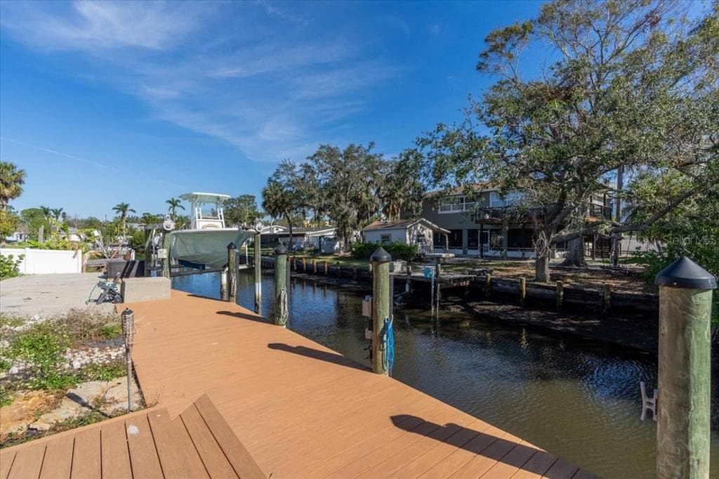 524 PALM AVENUE photo 11