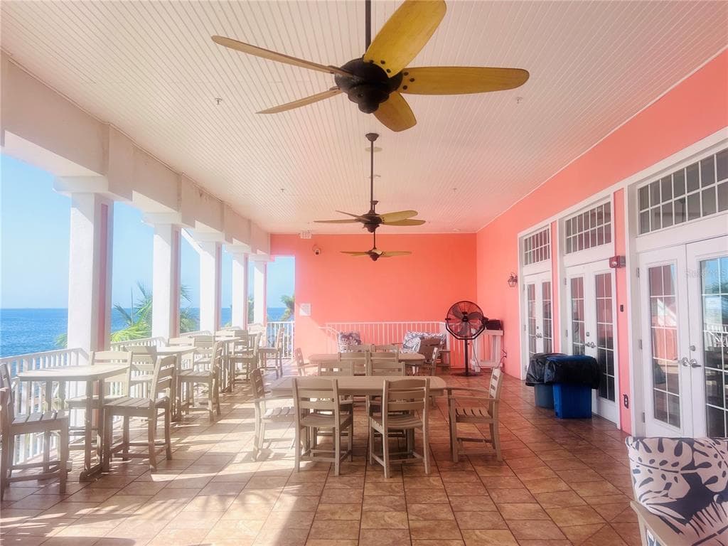 5020 BEACH DRIVE SE D photo 3