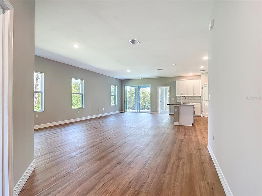 2144 SADNET LANE photo 3