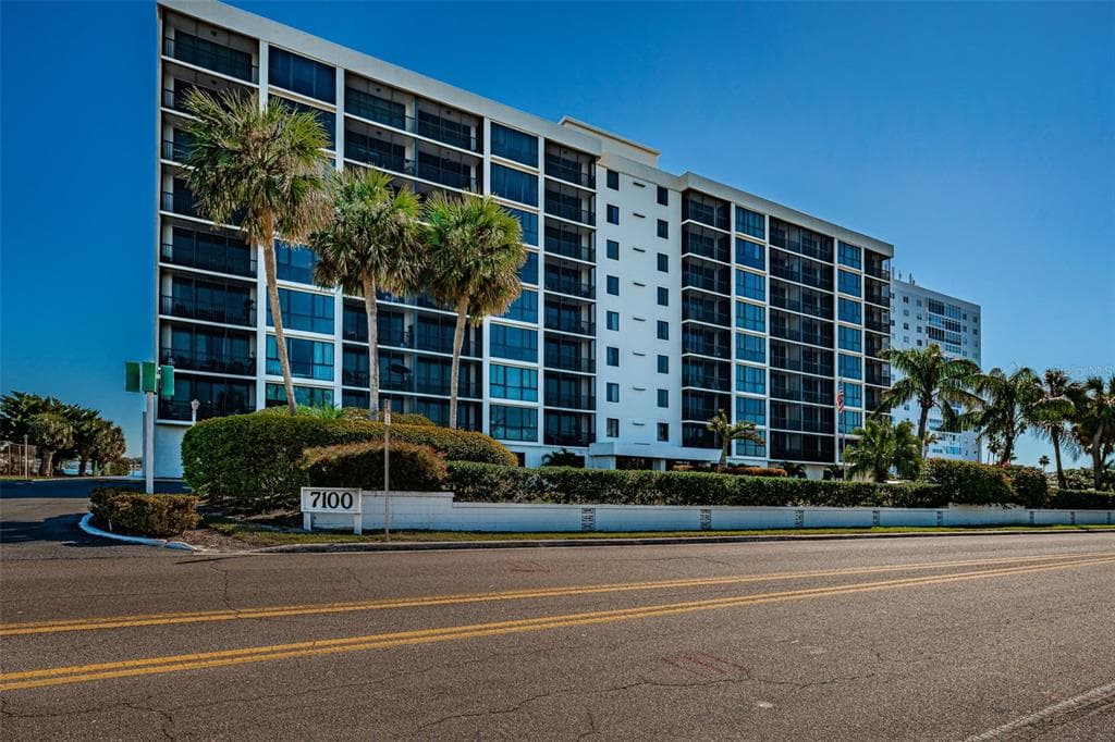 7100 SUNSHINE SKYWAY LANE S 608 photo 6