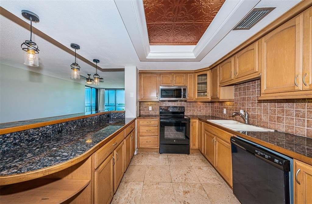 7100 SUNSHINE SKYWAY LANE S 608 photo 19