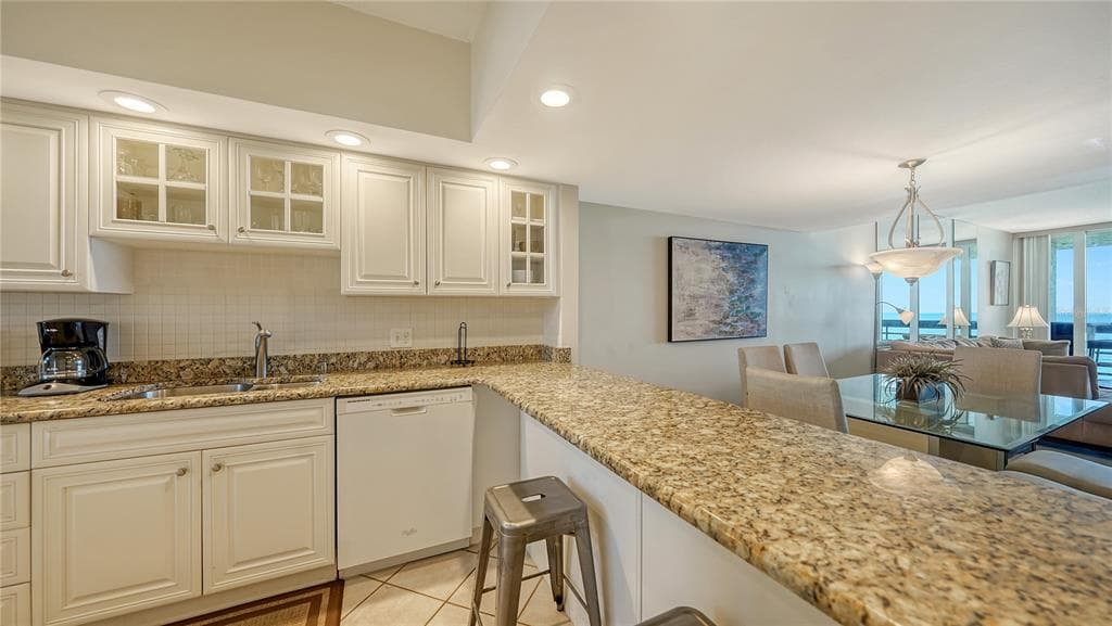1055 GULF OF MEXICO DRIVE 504 photo 7