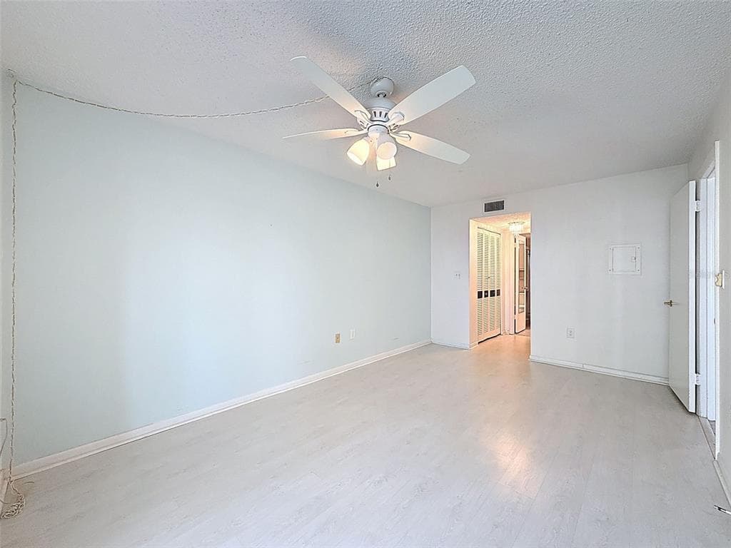 4550 COVE CIRCLE 507 photo 13