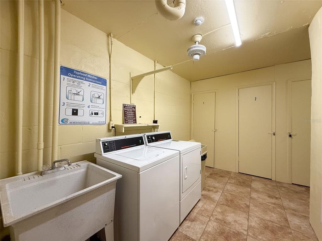 4550 COVE CIRCLE 507 photo 20
