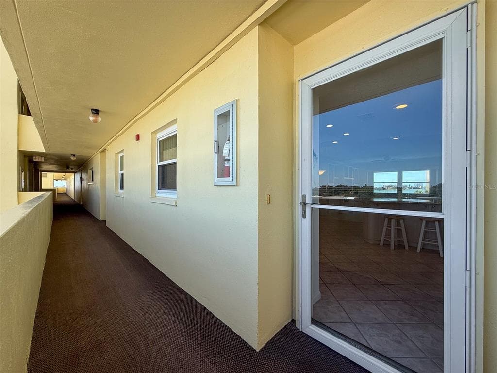 4550 COVE CIRCLE 507 photo 4