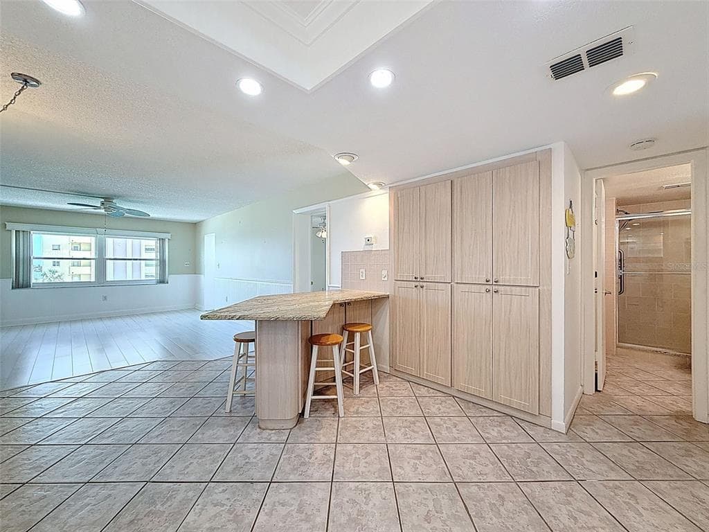 4550 COVE CIRCLE 507 photo 8