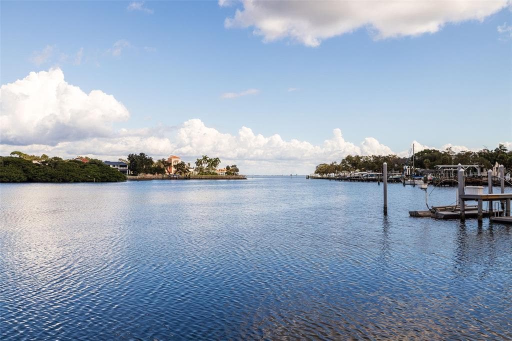 2400 COFFEE POT BOULEVARD NE photo 18