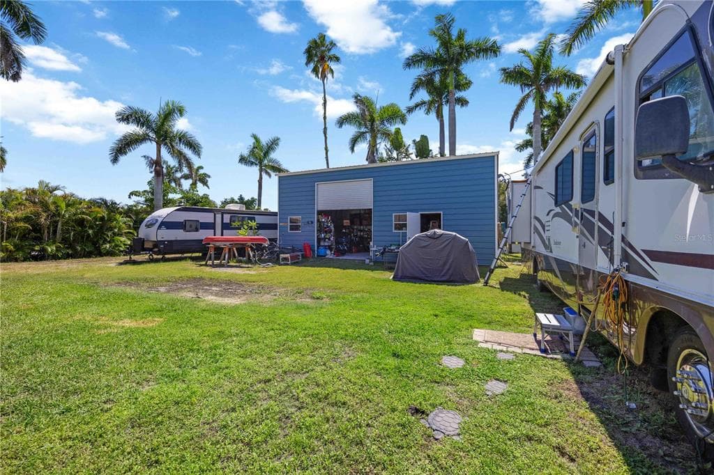 2507 RIVERVIEW BOULEVARD photo 2