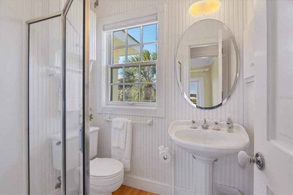 208 HARBOR DRIVE photo 20