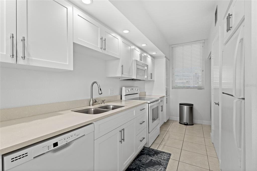 1065 GULF OF MEXICO DRIVE 402 photo 13