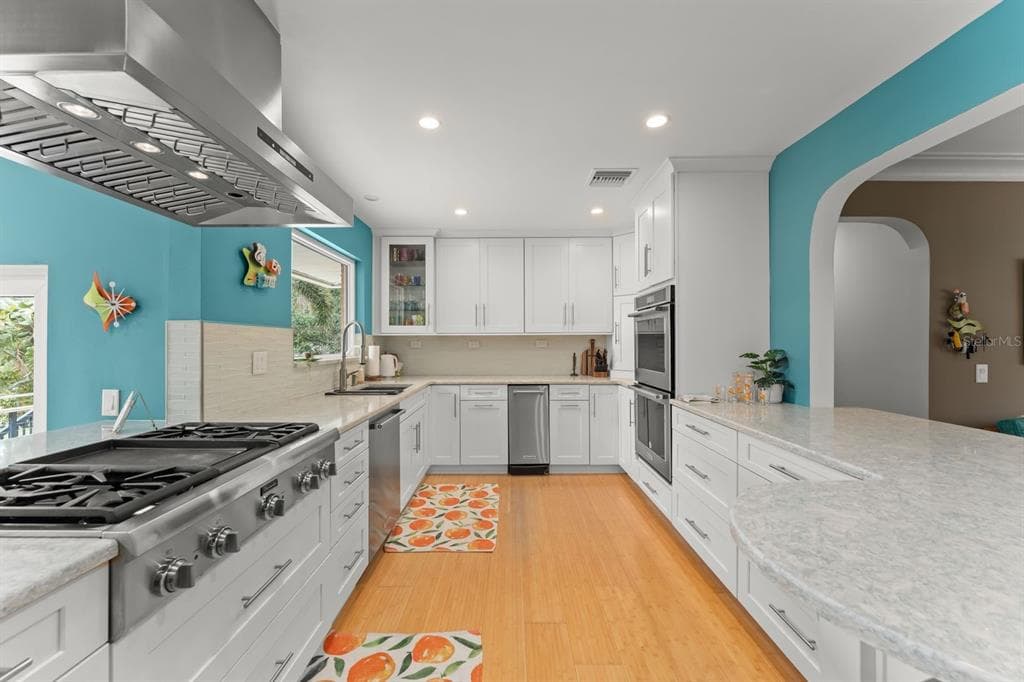 2422 TOPPING PLACE photo 17