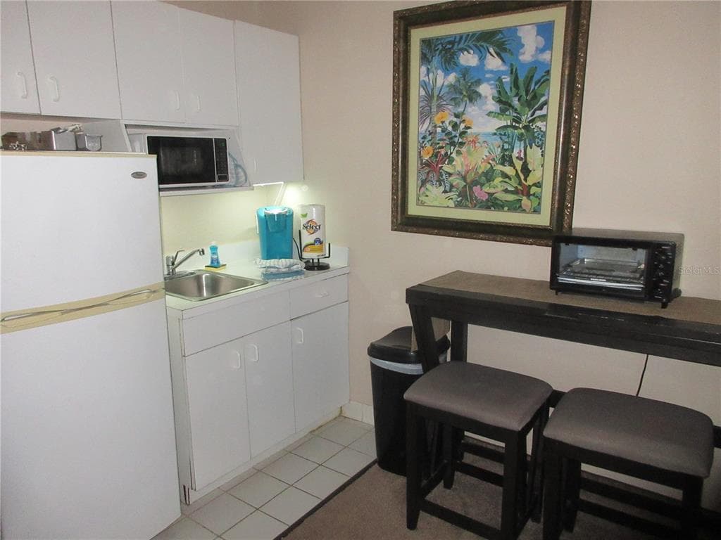701 S ATLANTIC AVENUE 215 photo 3