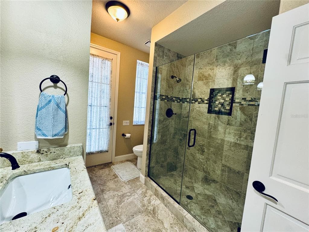 1024 SAN MATEO DRIVE photo 18