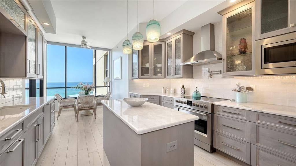 1241 GULF OF MEXICO DRIVE 803 photo 8
