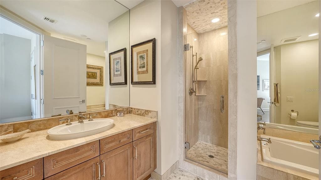 1241 GULF OF MEXICO DRIVE 803 photo 21
