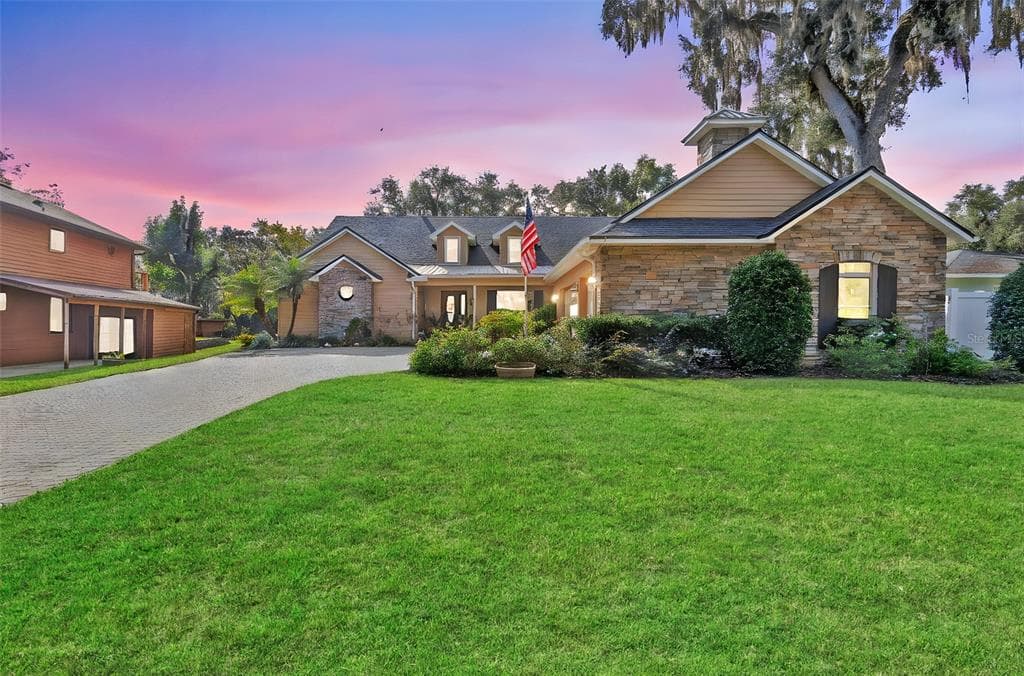 2305 HONTOON ROAD photo 1