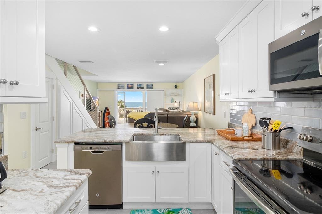 460 GULF BOULEVARD 4 photo 6