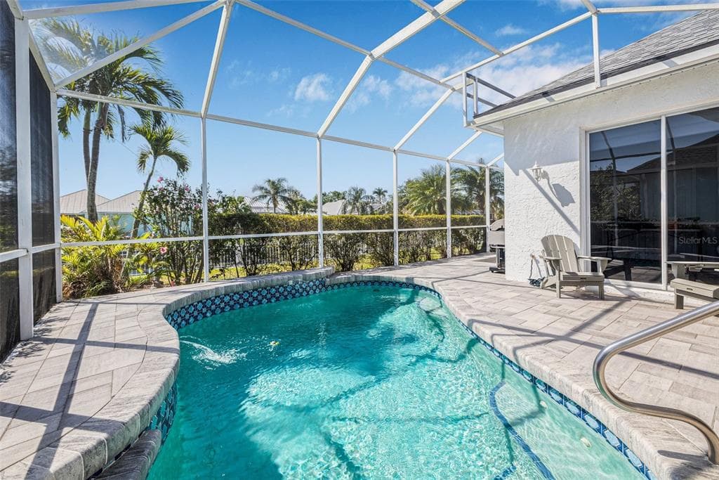 4612 BARRACUDA DRIVE photo 2