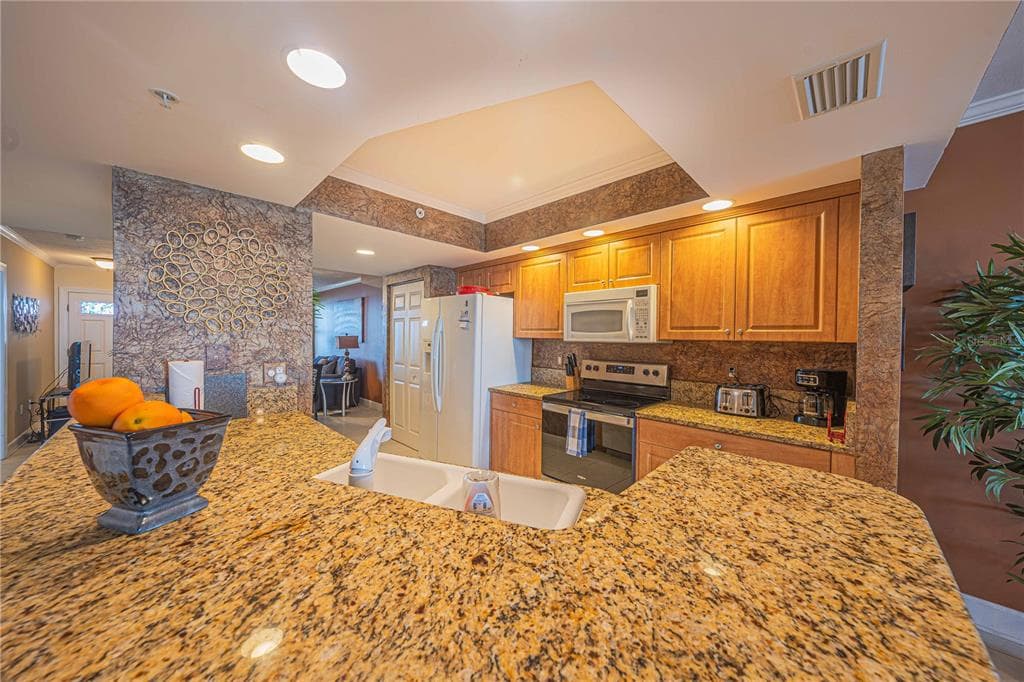 3315 S ATLANTIC AVENUE 1707 photo 7