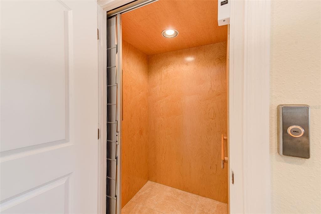 100 WINDRUSH BOULEVARD 2 photo 15