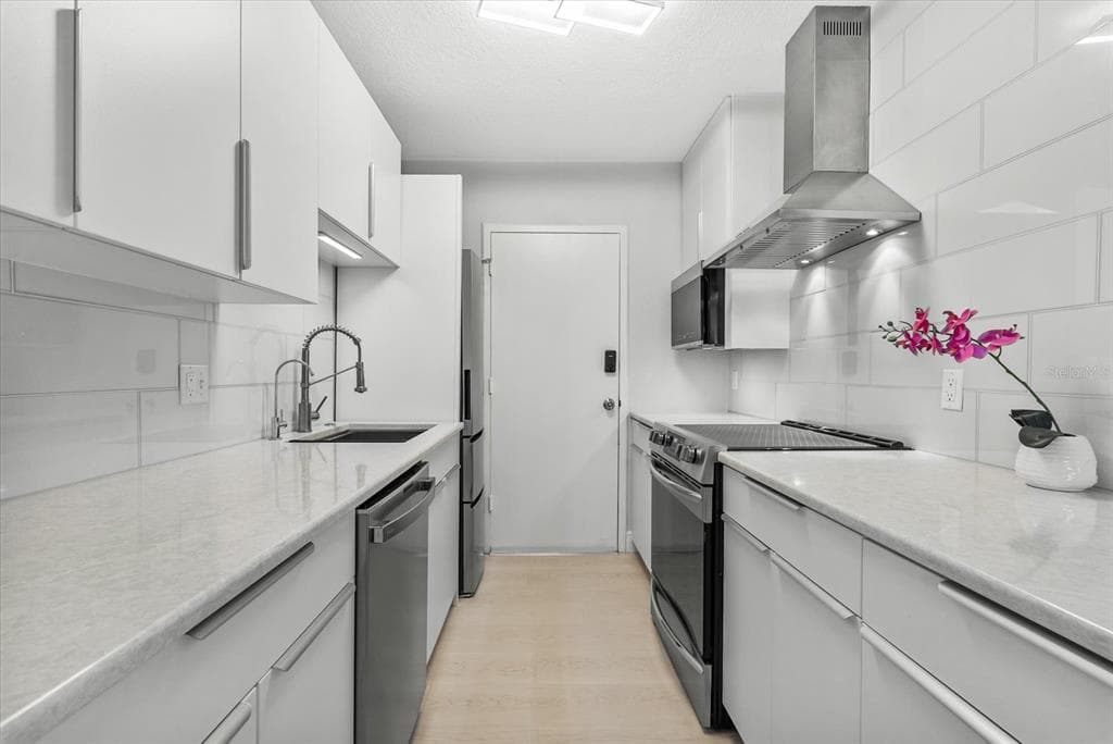 4822 OCEAN BOULEVARD 10E photo 9
