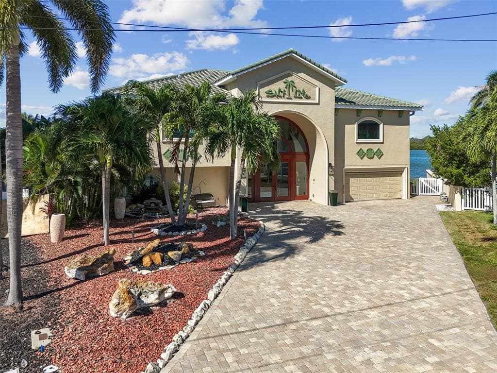 582 JOHNS PASS AVENUE photo 4