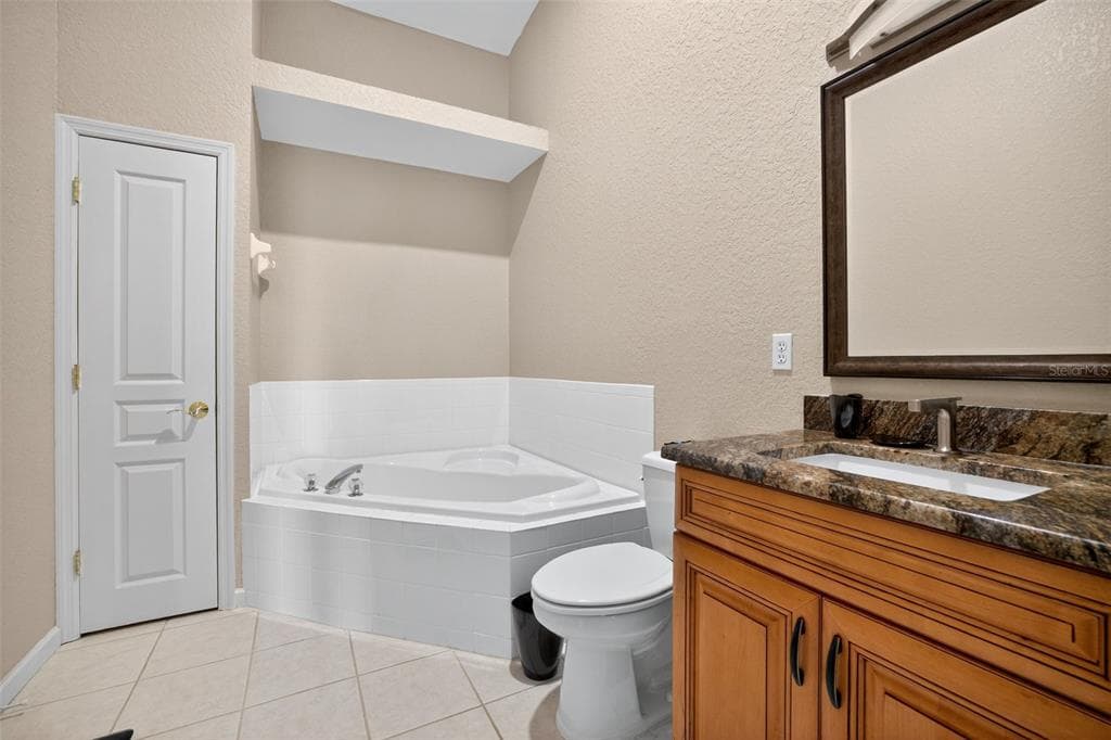140 BRENT CIRCLE photo 16