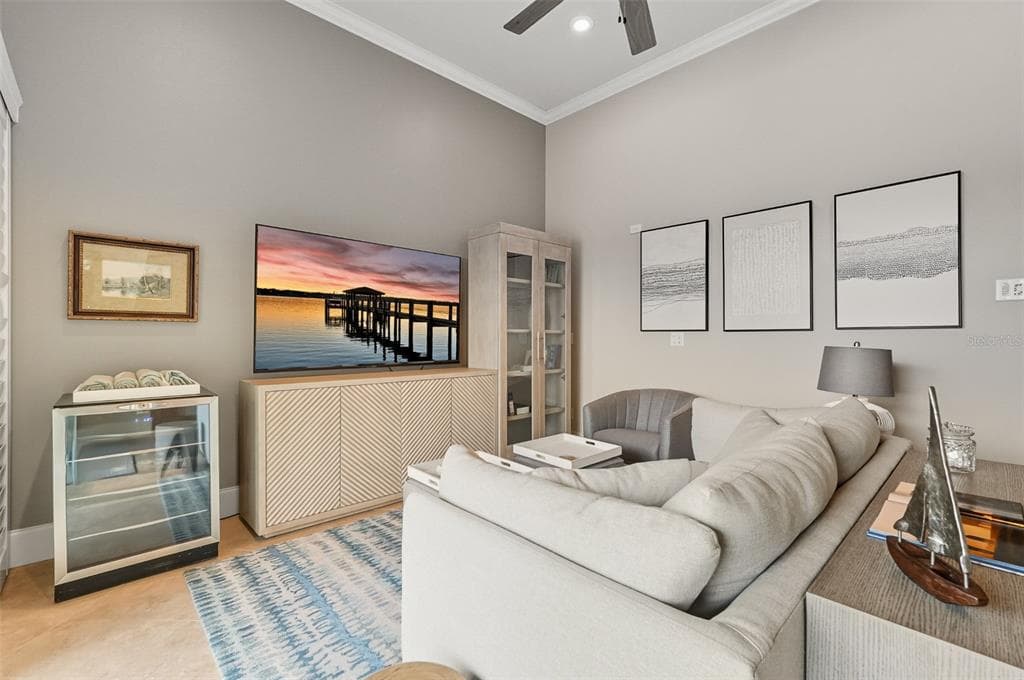 355 OCEAN CREST DRIVE photo 18