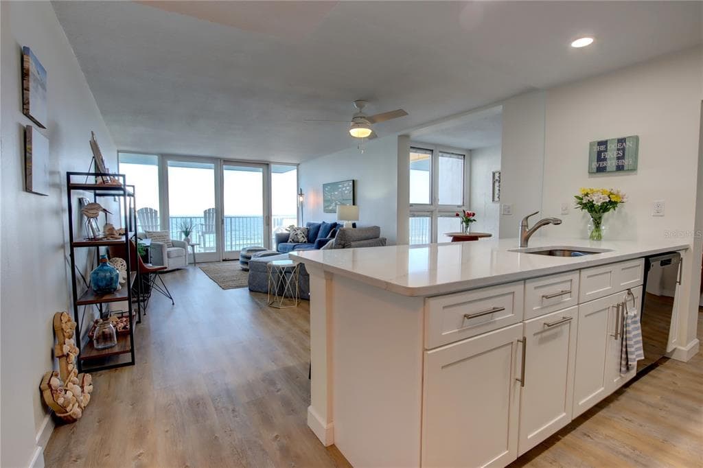 5203 S ATLANTIC AVENUE 815B photo 6