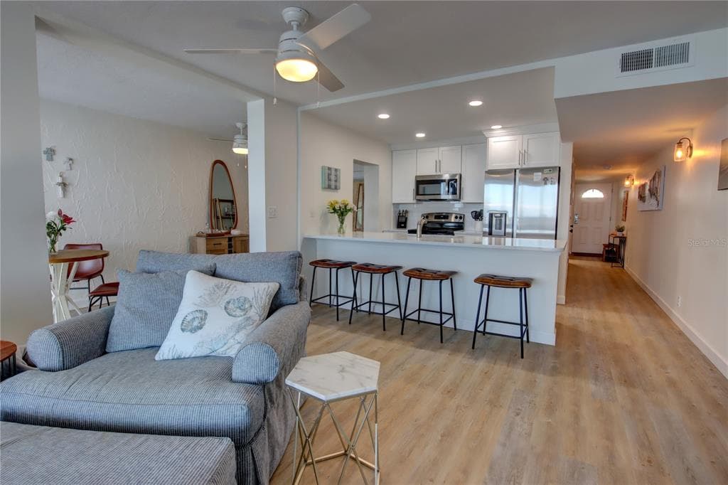 5203 S ATLANTIC AVENUE 815B photo 7