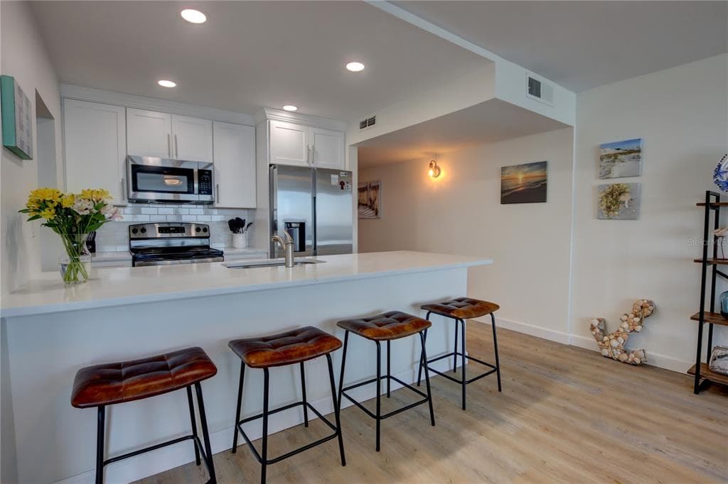 5203 S ATLANTIC AVENUE 815B photo 9