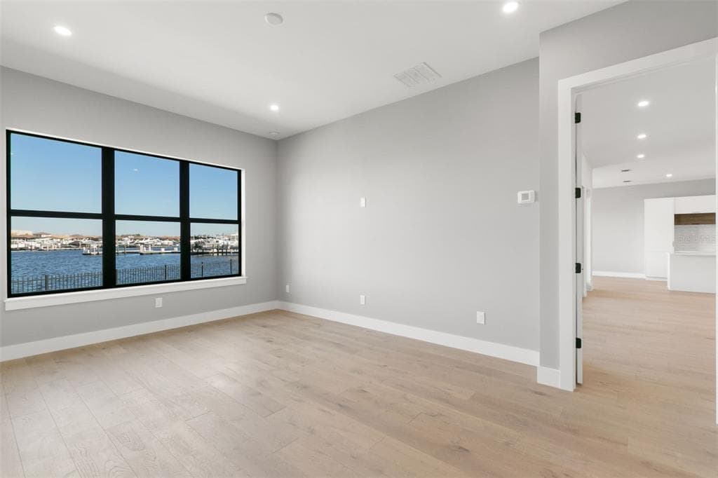 1810 4TH STREET E photo 23