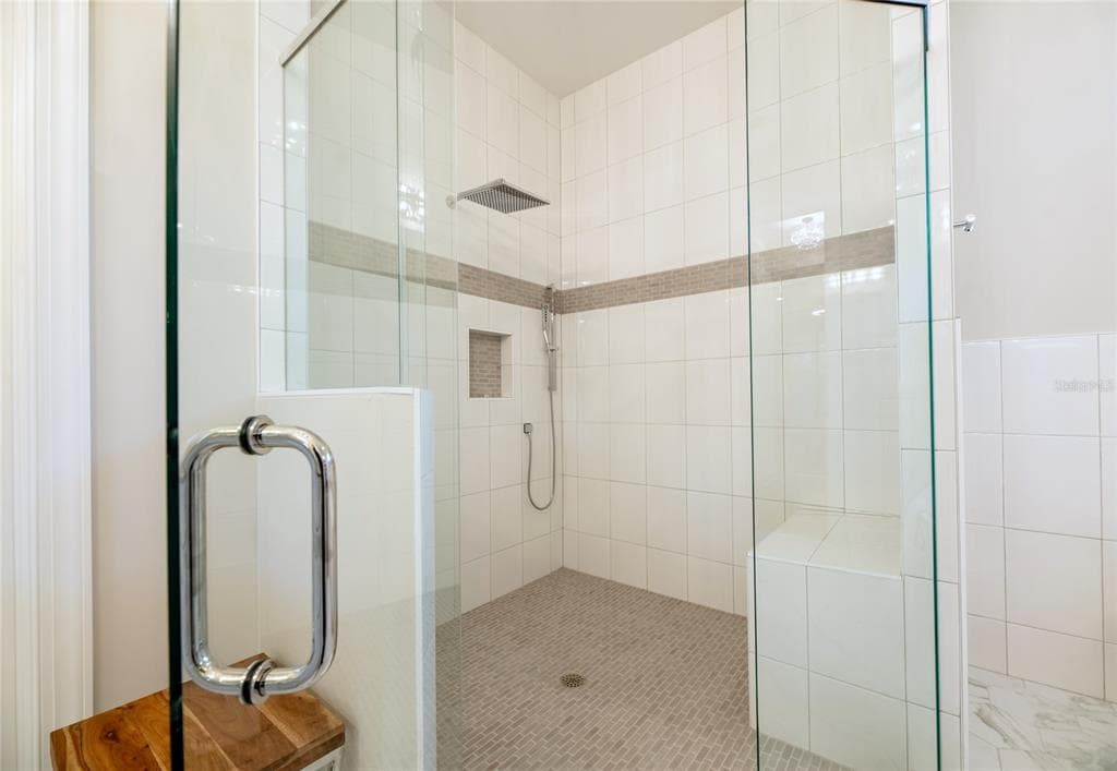 2559 PALM AVENUE photo 24