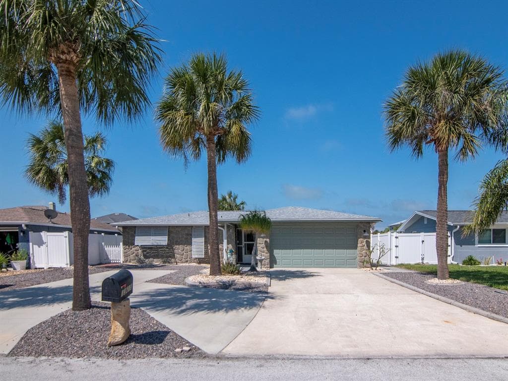 13615 STACEY DRIVE photo 2