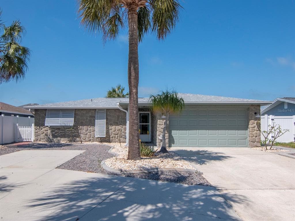 13615 STACEY DRIVE photo 3