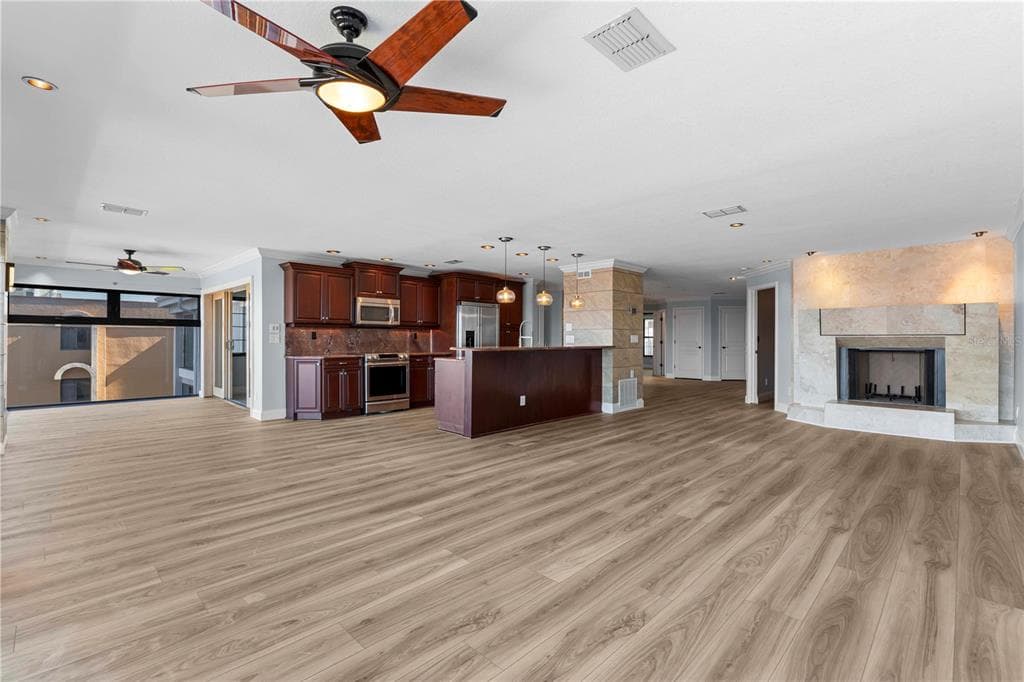 1600 W MARION AVENUE 234 photo 3