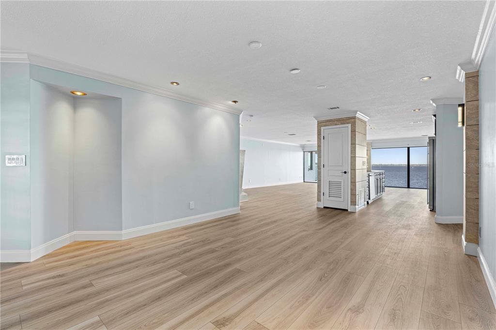 1600 W MARION AVENUE 234 photo 18