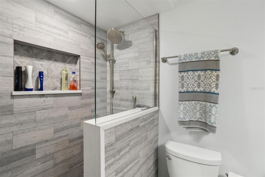7400 SUN ISLAND DRIVE S 712 photo 19