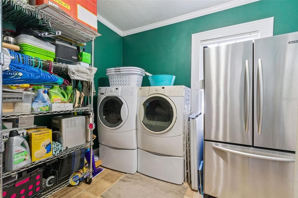 3828 WALKER ROAD photo 20