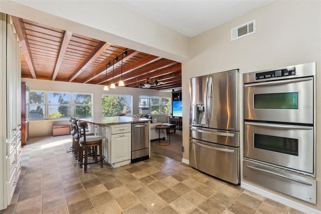 3828 WALKER ROAD photo 9
