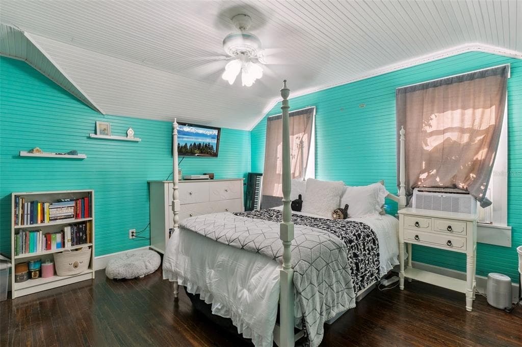 3828 WALKER ROAD photo 18