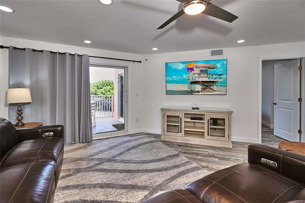 18400 GULF BOULEVARD 1206 photo 23