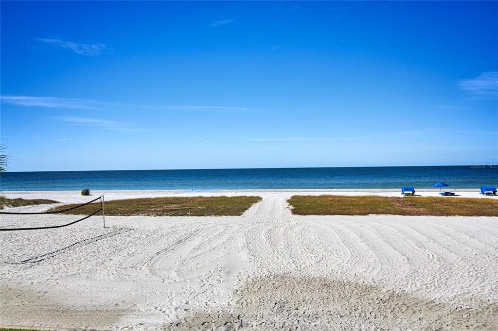 18400 GULF BOULEVARD 1206 photo 3