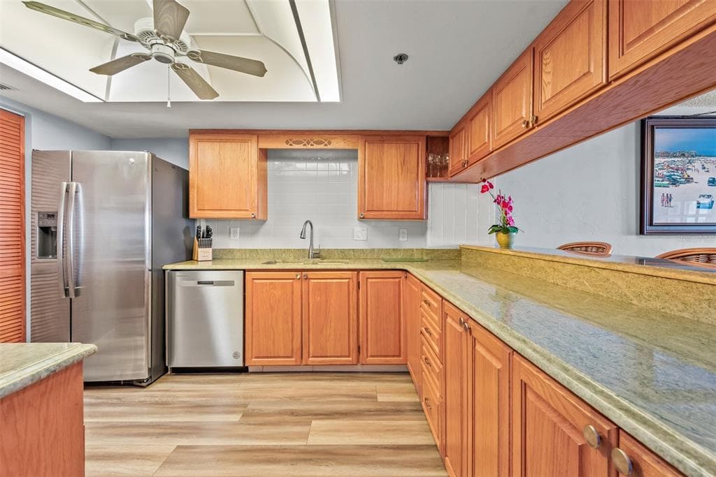 3757 S ATLANTIC AVENUE 102 photo 14